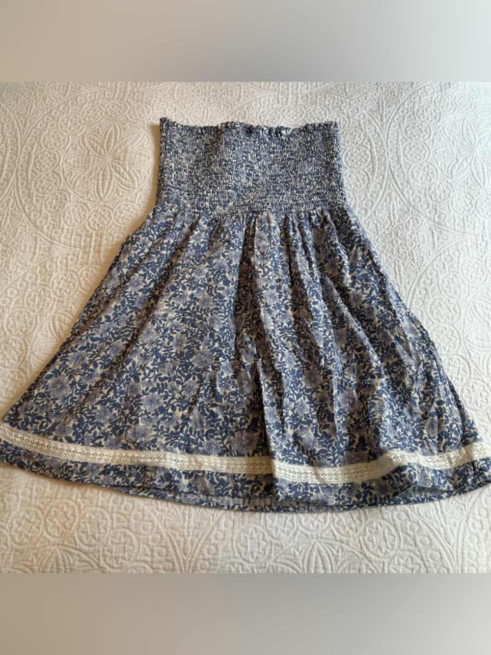 NWT American Eagle Blue and White Smocked Floral Tube Dress